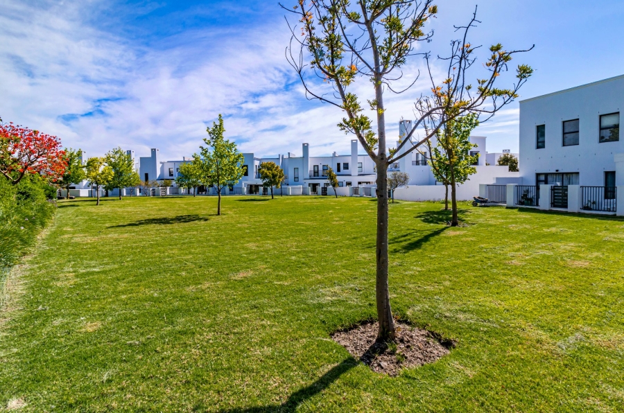 3 Bedroom Property for Sale in Croydon Gardens Estate Western Cape